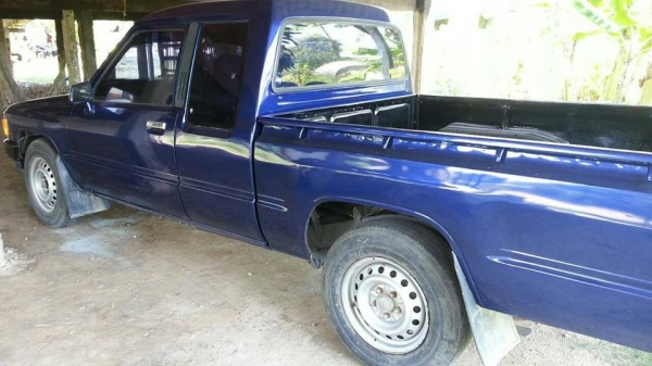 โตโยต้า ฮีโร่ปี 89 เครื่องแห้งๆ ฟิตสต๊าทติดง่าย  สภาพสวยพร้อมใช้ เครื่องดี คัสซีสวย เบรคดี ช่วงล่างแน่น  ยางดี 5 เส้น  แอร์เย็น ฟิล์มกันความร้อน  รถพร้อมใช้ ทะเบียน ราชบุรี