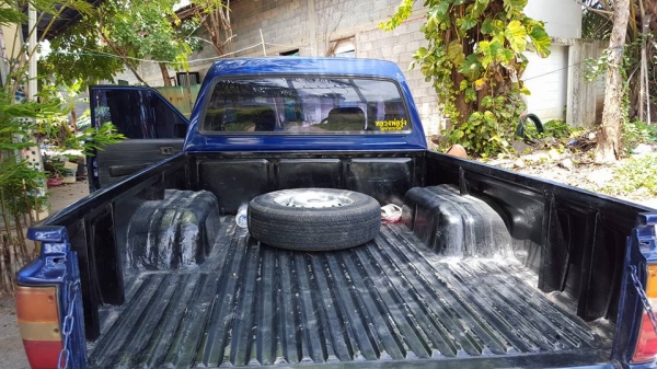 โตโยต้า ฮีโร่ปี 89 เครื่องแห้งๆ ฟิตสต๊าทติดง่าย  สภาพสวยพร้อมใช้ เครื่องดี คัสซีสวย เบรคดี ช่วงล่างแน่น  ยางดี 5 เส้น  แอร์เย็น ฟิล์มกันความร้อน  รถพร้อมใช้ ทะเบียน ราชบุรี