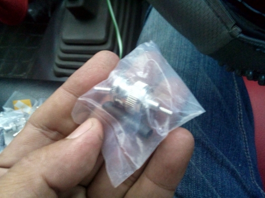 ขายBNCของใหม่ราคาถูก หัวละ20บาทมี300หัว0835662999LineID:hs4trp