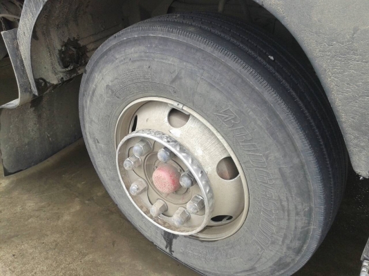 ขาย  ISUZU 300 18 ล้อ เครื่อง 300 CC