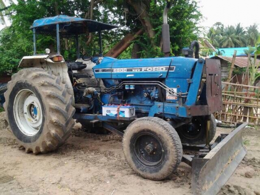 ขาย FORD รุ่น6600 มีเล่ม อุปกรณ์3อย่าง/ ผานดัน/ผาน3-7 ขาย FORD รุ่น6600 มีเล่ม อุปกรณ์3อย่าง/ ผานดัน/ผาน3-7