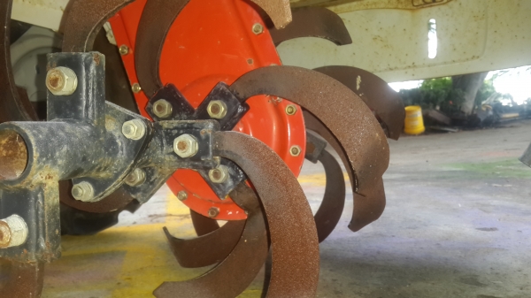 รถพรวนดิน