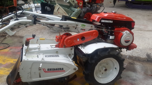 รถพรวนดิน