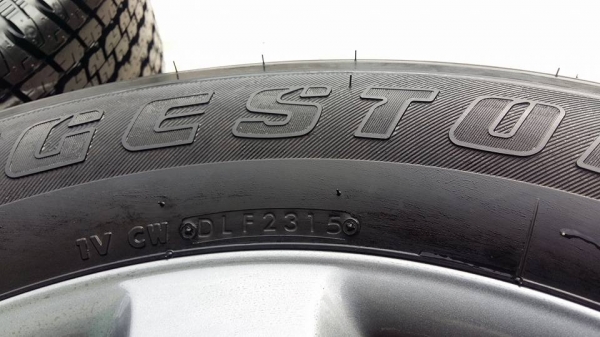 ขายล้อแม็กป้ายแดง dmax 17" พร้อมยางปี15 สีรมดำ สนใจติดต่อเล็กคลองสามครับ 081-3747940 ขายล้อแม็กป้ายแดง dmax 17" พร้อมยางปี15 สีรมดำ สนใจติดต่อเล็กคลองสามครับ 081-3747940