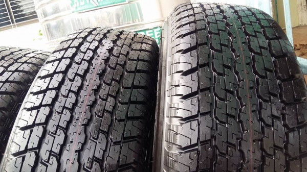 ขายล้อแม็กป้ายแดง dmax 17" พร้อมยางปี15 สีรมดำ สนใจติดต่อเล็กคลองสามครับ 081-3747940 ขายล้อแม็กป้ายแดง dmax 17" พร้อมยางปี15 สีรมดำ สนใจติดต่อเล็กคลองสามครับ 081-3747940