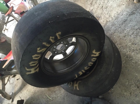 Hoosier ขายล้อพร้อมยาง 29.0/10.5/15 ดอกยาง80\% ใช้งานแค่ครั้งเดียว