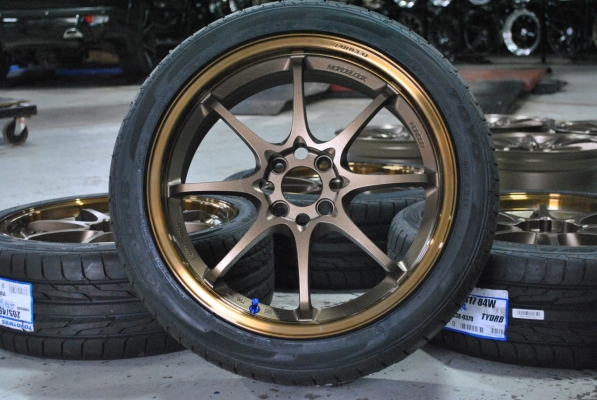 ขายล้อมือสอง CE28 ขอบ17X7 พร้อมยางใหม่ TOYO DRB 205/45R17