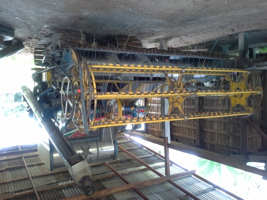 รถเกี่ยวเกษตรพัฒนา. รุ่น ปลดหนี้