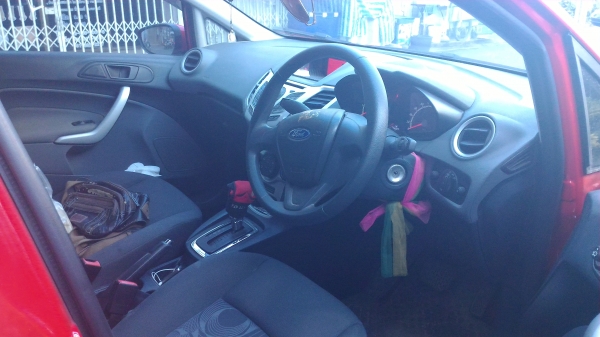 ขายรถฟอร์ดเฟียสต้า 1.6 รองท๊อบ ปี 2011 ขายรถฟอร์ดเฟียสต้า 1.6 รองท๊อบ ปี 2011