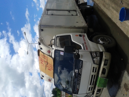 ขายหกล้อ ISUZU NQR 150 แรง ปี 49 เทอร์โบ แอร์  พวงมาลัยพาเวอร์