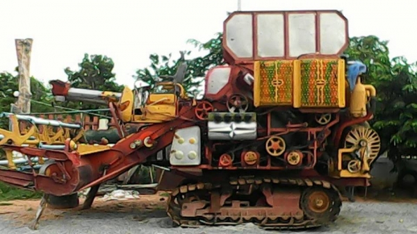 ขายรถเกี่ยวข้าว ศักดิ์พัฒนา KM48 เครื่อง220แรง ตัวเดิน12 ปั้ม23 สภาพพร้อมใช้งาน สนใจโทร 090-8588220คุณนะ 093-3258446คุณบิว หรือเข้าดูสินค้าอื่นๆได้ที่ www.truck.in.th/498 หรือเพจFacebook ณรงค์ ซื้อขายรถมือสอง (เว็บไซต์ส่วนตัว) หรือFacebook ตลาดรถมือสอง คุ