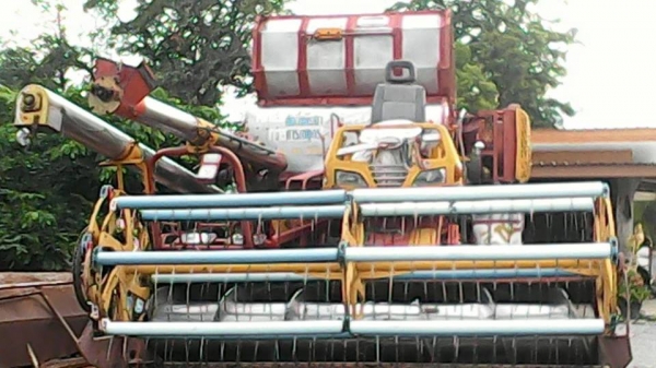 ขายรถเกี่ยวข้าว ศักดิ์พัฒนา KM48 เครื่อง220แรง ตัวเดิน12 ปั้ม23 สภาพพร้อมใช้งาน สนใจโทร 090-8588220คุณนะ 093-3258446คุณบิว หรือเข้าดูสินค้าอื่นๆได้ที่ www.truck.in.th/498 หรือเพจFacebook ณรงค์ ซื้อขายรถมือสอง (เว็บไซต์ส่วนตัว) หรือFacebook ตลาดรถมือสอง คุ