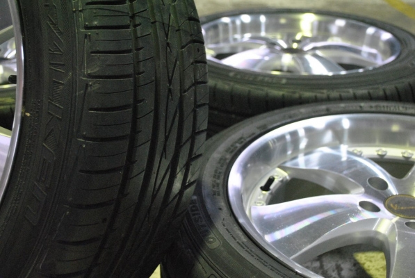 ขายล้อมือสอง VISCONTI ขอบ18 พร้อมยาง FALKEN ZE912 225/50R18