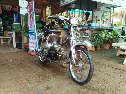 ขาย C65 รถพร้อมใช้ อะไหล่เเต่งพอมี สีพอได้ (สำเนาเล่มเครื่อง+ใบซื้อขายจากทางร้าน) ค่าตัว 8900 บาท สนใจทักเเชทหรือโทร.089-8054390 โอ๋ อยู่จังหวัด ลพบุรี