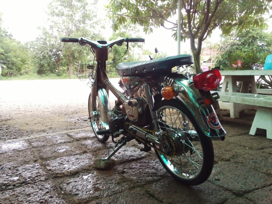 ขาย C65 รถพร้อมใช้ อะไหล่เเต่งพอมี สีพอได้ (สำเนาเล่มเครื่อง+ใบซื้อขายจากทางร้าน) ค่าตัว 8900 บาท สนใจทักเเชทหรือโทร.089-8054390 โอ๋ อยู่จังหวัด ลพบุรี