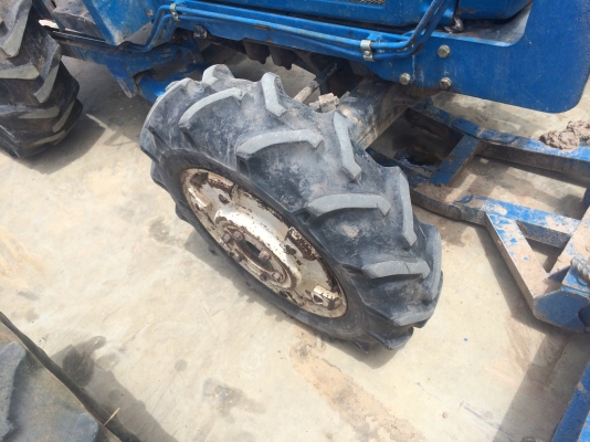 แทรคเตอร์ อิเซกิ TS 6000 พร้อมใบดันดินและผาน 7