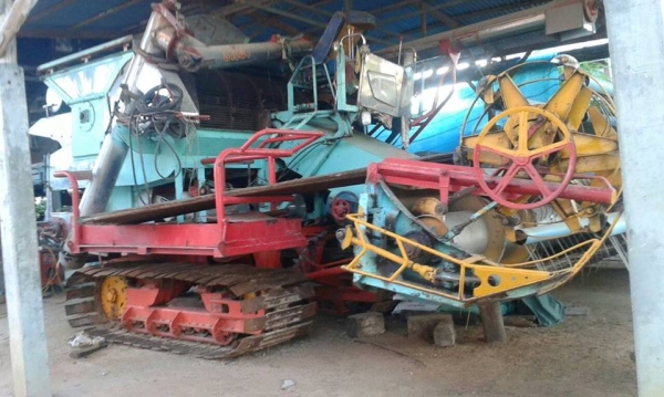 ขายรถเกี่ยวข้าว พรประภัทสร อุ้ม2ตัน เครื่อง260เทอร์โบ ตัวเดิน10 ปั้มไดกิ้น สภาพพร้อมใช้งาน สนใจโทร 090-8588220คุณนะ 093-3258446คุณบิว ID:narong498 หรือเข้าดูสินค้าอื่นๆได้ที่ www.truck.in.th/498 หรือเพจFacebook ณรงค์ ซื้อขายรถมือสอง (เว็บไซต์ส่วนตัว) หรือ