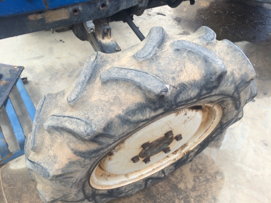 แทรคเตอร์ อิเซกิ TL 3200 แทรคเตอร์ อิเซกิ TL 3200