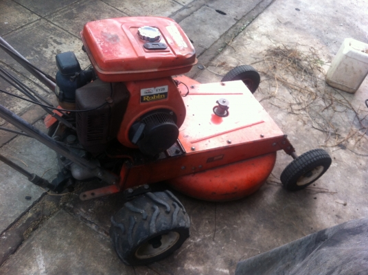 ขายรถตัดหญ้า TSUCHIYA 4เกียเครื่อง robin ey28 7.5แรงเก่านอกคับ