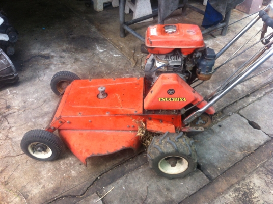 ขายรถตัดหญ้า TSUCHIYA 4เกียเครื่อง robin ey28 7.5แรงเก่านอกคับ