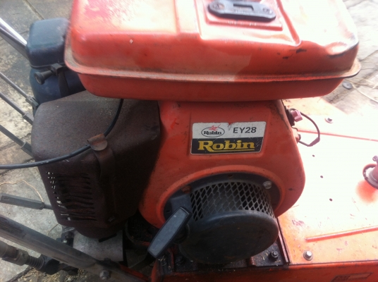 ขายรถตัดหญ้า TSUCHIYA 4เกียเครื่อง robin ey28 7.5แรงเก่านอกคับ