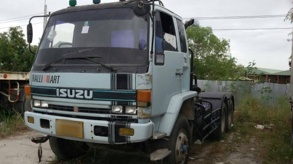 ขายมิตซูบิชิ หัวลาก 240 แรงม้า สภาพดีพร้อมใช้ครับ