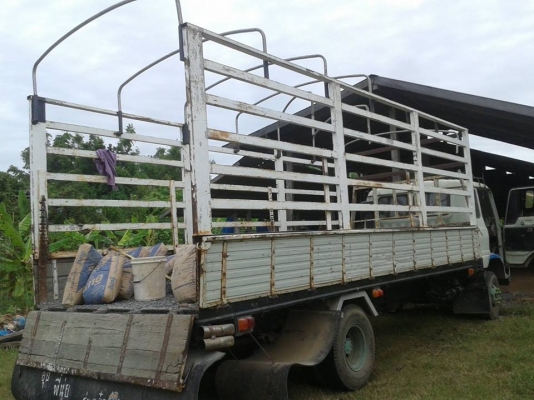 รถหกล้อ ยาว 6 เมตร เครื่อง180  สวยยาง825ขอบ16