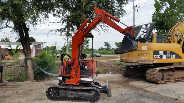 ขายด่วนรถเเม็คโครคูโบต้า KH-21แทคเหล็กเทียบเท่า PC25เคื่องคูโบต้า3สูบเก่าญี่ปุ่นแท้ไม่เคยใช้งานเมืองไทยเลยส่งให้ฟรีๆ