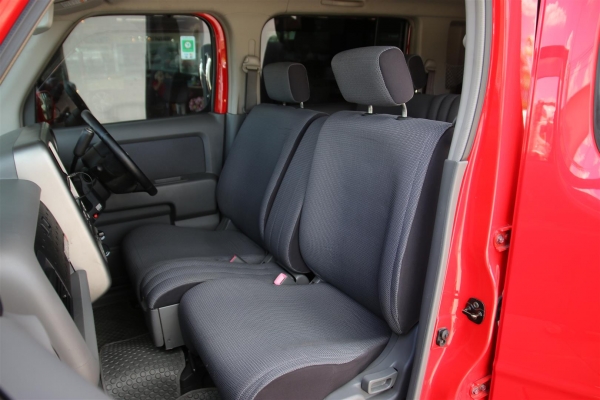 ฃาย NISSAN CUBE 3 สีอแดง เครื่อง 1400CC. ปี2011 ฃาย NISSAN CUBE 3 สีอแดง เครื่อง 1400CC. ปี2011