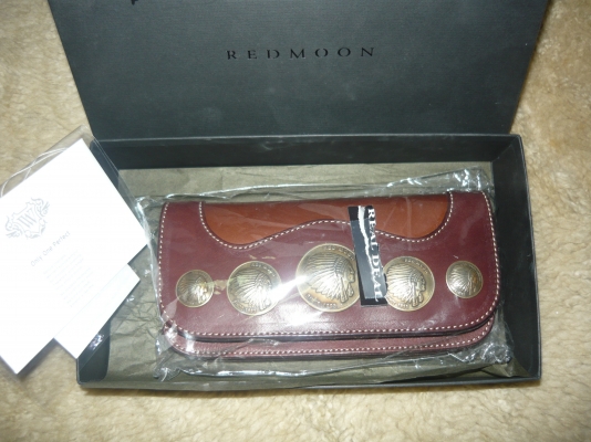 ขายกระเป๋าสตางค์ REDMOON