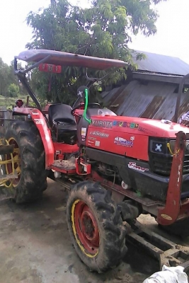 ขายรถไถ KUBOTA L4508 อุปกรณ์ ดันหน้า ผานหลัง โรตารี่ ล้อเหล็ก สภาพพร้อมใช้งาน เอกสารพร้อมโอน สนใจโทร 090-8588220คุณนะ 093-3258446คุณบิว หรือเข้าดูสินค้าอื่นๆได้ที่ www.truck.in.th/498 หรือเพจFacebook ณรงค์ ซื้อขายรถมือสอง (เว็บไซต์ส่วนตัว) หรือFacebook ตล