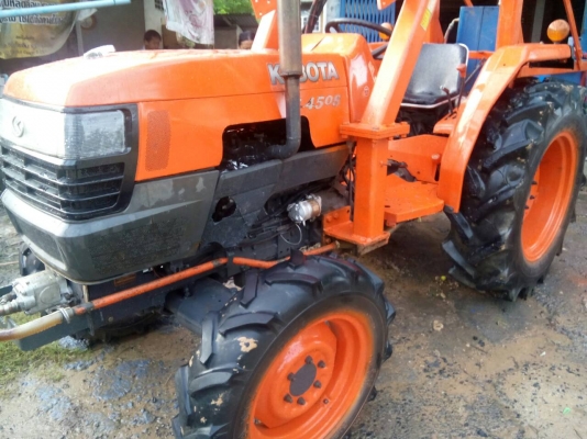 ขาย295000 บาท รถคีบคูโบต้า 45 แรง อยู่ไกลมีรถขนส่งถึงหน้าบ้านครับ