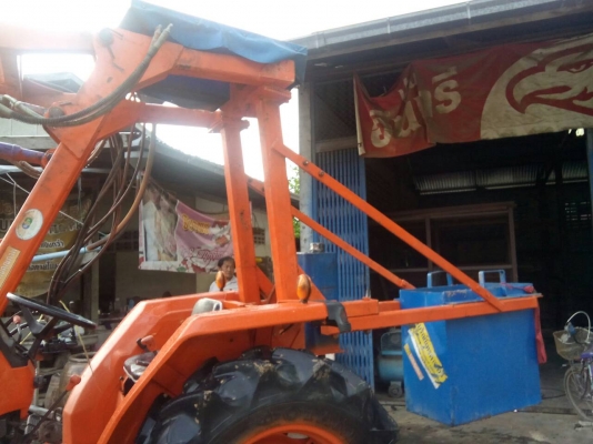 ขาย295000 บาท รถคีบคูโบต้า 45 แรง อยู่ไกลมีรถขนส่งถึงหน้าบ้านครับ