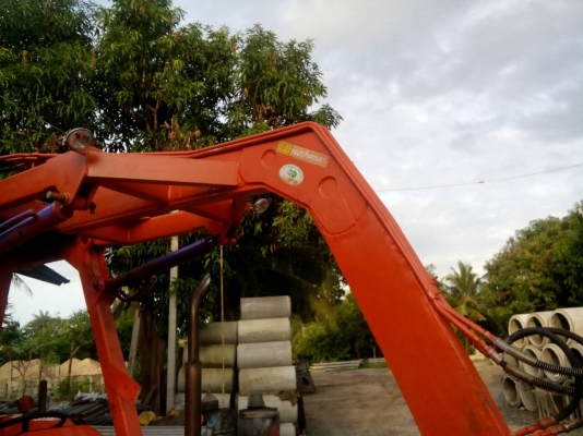 ขาย295000 บาท รถคีบคูโบต้า 45 แรง อยู่ไกลมีรถขนส่งถึงหน้าบ้านครับ