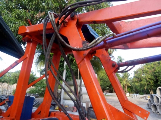 ขาย295000 บาท รถคีบคูโบต้า 45 แรง อยู่ไกลมีรถขนส่งถึงหน้าบ้านครับ