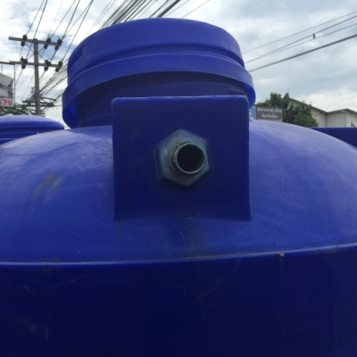 ขายถังเก็บน้ำ 2000ลิตร มีฝาครบ สภาพสมบูรณ์ครับมี2ใบ