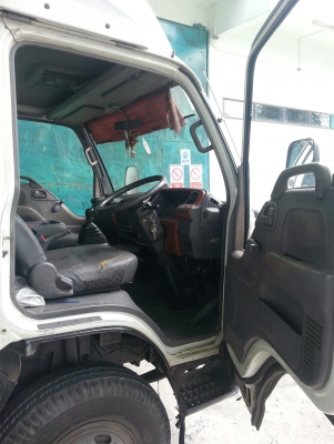 ขายรถ 6 ล้อ ISUZU รุ่น NQR75RY52E / NQR 175 แรง EURO 3  ปี 2009 ตู้แห้ง 10 บาน