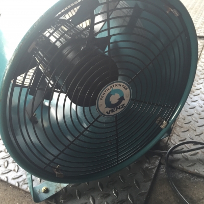 ขายพัดลมดูดอากาศแบบถังกลม venz ใบพัด12นิ้ว ไฟบ้าน สภาพสวยมากครับ