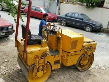 วีดีโอลงให้แล้วนะครับ  รถบดอัดสั่นสะเทือน เอวอ่อน หน้าเหล็ก หลังเหล็ก BOMAG: DT 200 ดีเซล 2 สูบ มืบอสองญี่ปุ่น แท้