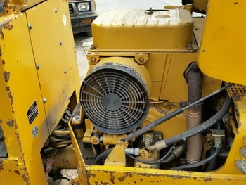 วีดีโอลงให้แล้วนะครับ  รถบดอัดสั่นสะเทือน เอวอ่อน หน้าเหล็ก หลังเหล็ก BOMAG: DT 200 ดีเซล 2 สูบ มืบอสองญี่ปุ่น แท้