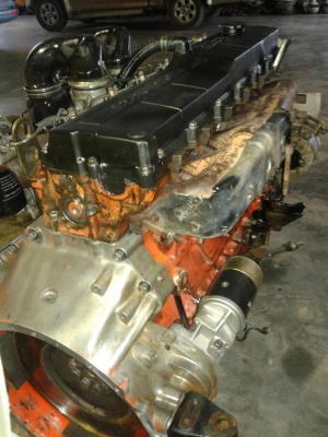 ขายเครื่องยนต์ 6HH1-210 แรงม้า เครื่องสวย ติดแน่นดีมาก