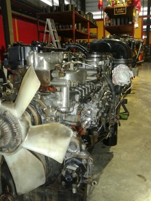 ขายเครื่องยนต์ 6HH1-210 แรงม้า เครื่องสวย ติดแน่นดีมาก