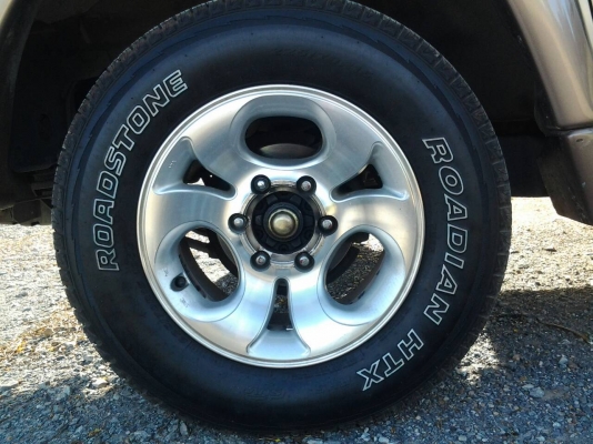 ขายแม็ก 15 6 รู ออฟ 0 สวยๆพร้อมยางกลางปี 14 ใช้ยาว