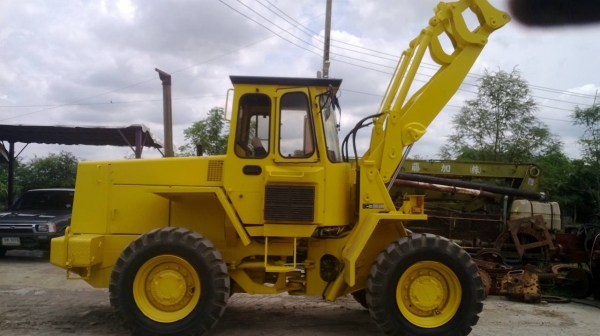 ขายรถตักVOLVOไม่มีบุ้งกี๋ให้ขายตามสภาพ รถใช้งาน ติดต่อได้ คุณอ๊อฟ พิจิตร 086-737-9991