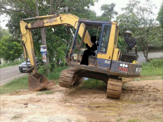 ขายด่วนแม็คโครPC60-5ราคาเบาๆโทร0843923995