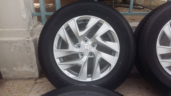 ขายล้อแม็กป้ายแดง crv g4 mc 17" พร้อมยางปี15 สนใจติดต่อเล็กคลองสามครับ 081-3747940