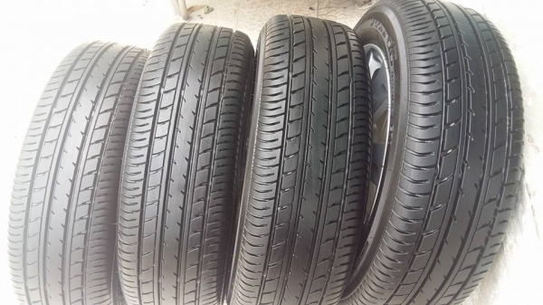 ขายล้อแม็ก Toyota vios/ yaris 15" พร้อมยางปี15 สนใจติดต่อเล็กคลองสามครับ 081-3747940