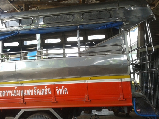 ขายรถโดยสาร ISUZU  6ล้อ หัว NPR 115 HP ป้ายดำ  รถปี 2546 เครื่องยังแน่นๆเลยครับ ( มีวิดีโอ)