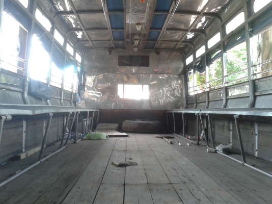 ขายรถโดยสาร ISUZU  6ล้อ หัว NPR 115 HP ป้ายดำ  รถปี 2546 เครื่องยังแน่นๆเลยครับ ( มีวิดีโอ)