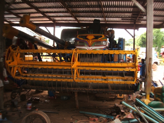 ขายรถเกี่ยวข้างไทเส็งยนต์ อุ้ม 2.5 ตัน เครื่องยนต์ JO8C ปั้มไดกิ๊นส์เบอร์ 23 โซ่ดี2 ตัวเดิน 12 HT